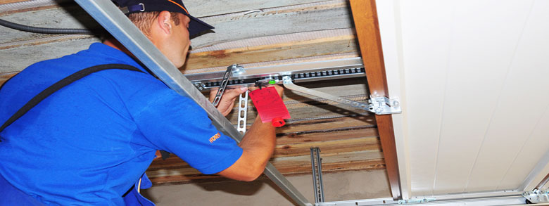 Overhead Garage Doors technicians Ridgefield Connecticut